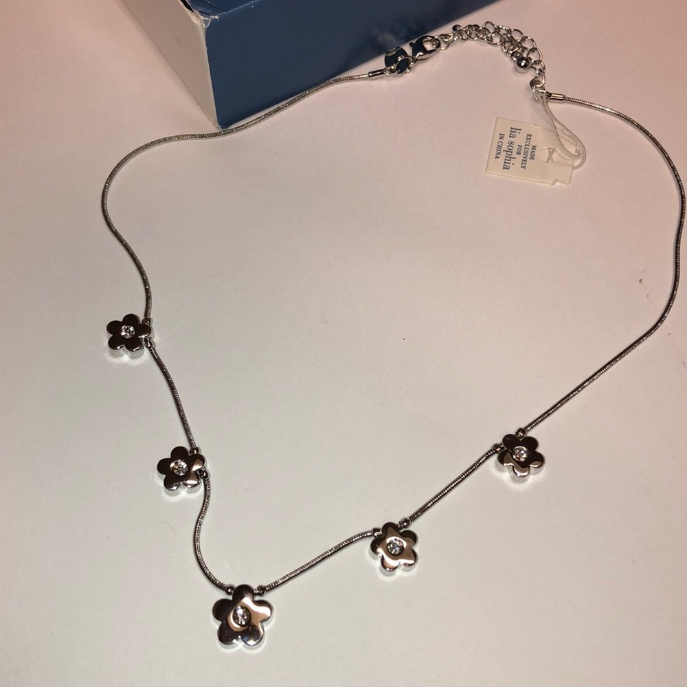 NWT Lia Sophia Flowers Necklace